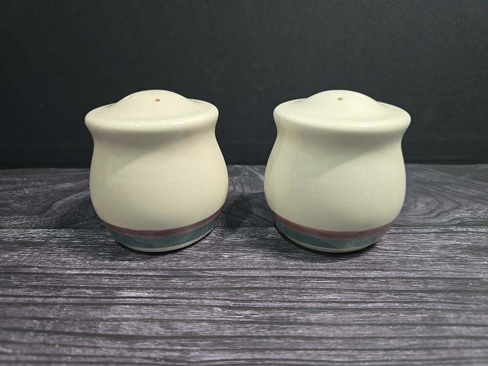 Vintage Pfaltzgraff Juniper Salt and Pepper Shakers Set Stoneware Teal Mauve USA